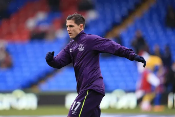 Framed Print : Everton's Muhamed Besic in Prematch Warm-Up at Selhurst Park (Barclays Premier League)