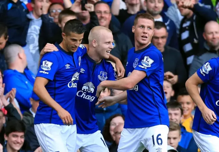 Framed Print : Everton's Naismith Scores Second Goal: Everton 2- Arsenal, Goodison Park