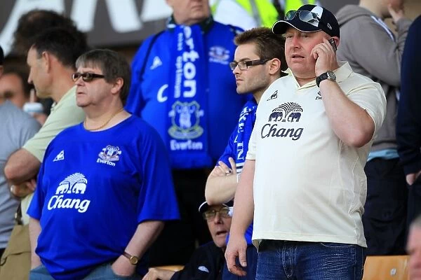 Everton's Passionate Stand: Molineux Showdown - Everton vs. Wolverhampton Wanderers (Barclays Premier League, 09 April 2011)