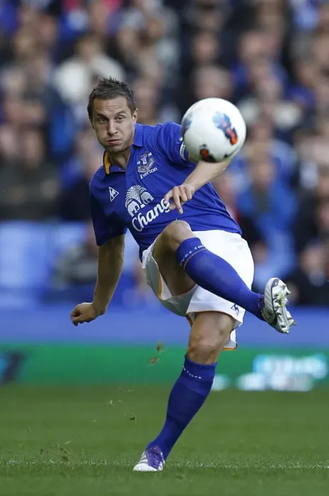Framed Print : Everton's Phil Jagielka in Action: Everton vs. Wigan Athletic, Barclays Premier League (Goodison Park, 17 September 2011) Framed Print : Everton's Phil Jagielka in Action: Everton vs. Wigan Athletic, Barclays Premier League (Goodison Park, 17 September 2011)
