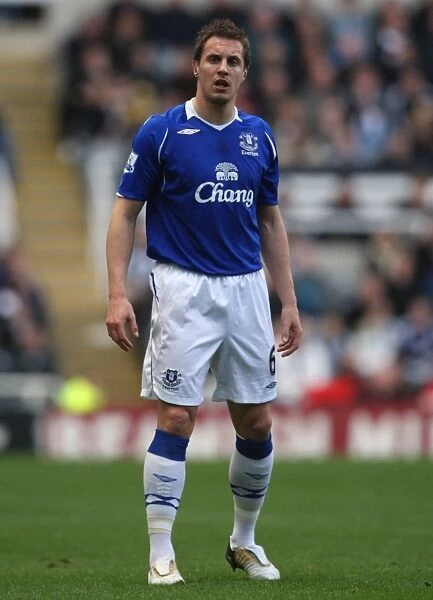 Everton's Phil Jagielka in Action Against Newcastle United (Feb 2009)