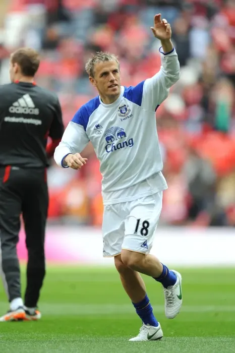 Framed Print : Everton's Phil Neville Waves to Fans Before FA Cup Semi-Final Against Liverpool at Wembley Stadium (14 April 2012) Framed Print : Everton's Phil Neville Waves to Fans Before FA Cup Semi-Final Against Liverpool at Wembley Stadium (14 April 2012)