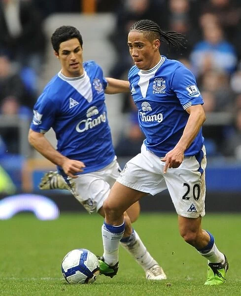Everton's Pienaar and Arteta in Action: A Battle at Goodison Park, Everton FC vs Bolton Wanderers, Barclays Premier League