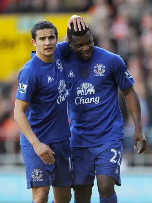 Framed Print : Everton's Power Duo: Tim Cahill and Yakubu in Action against Blackpool Framed Print : Everton's Power Duo: Tim Cahill and Yakubu in Action against Blackpool