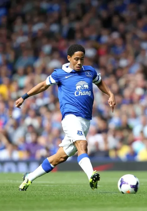Framed Print : Everton's Pre-Season Victory: Steven Pienaar's Leadership Lifts Everton over Real Betis (2-1, August 11, 2013)