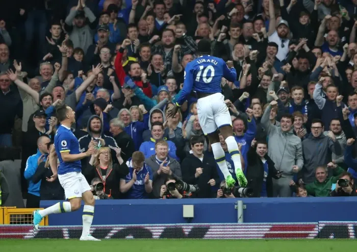 Framed Print : Everton's Romelu Lukaku Scores Fourth Goal: Everton 4- Leicester City (Premier League 2016-17, Goodison Park) Framed Print : Everton's Romelu Lukaku Scores Fourth Goal: Everton 4- Leicester City (Premier League 2016-17, Goodison Park)