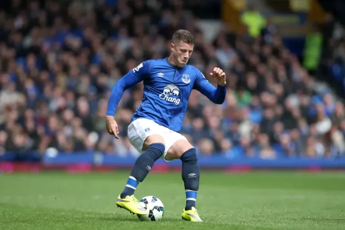 Framed Print : Everton's Ross Barkley in Action against Sunderland at Goodison Park, May 2015 Framed Print : Everton's Ross Barkley in Action against Sunderland at Goodison Park, May 2015