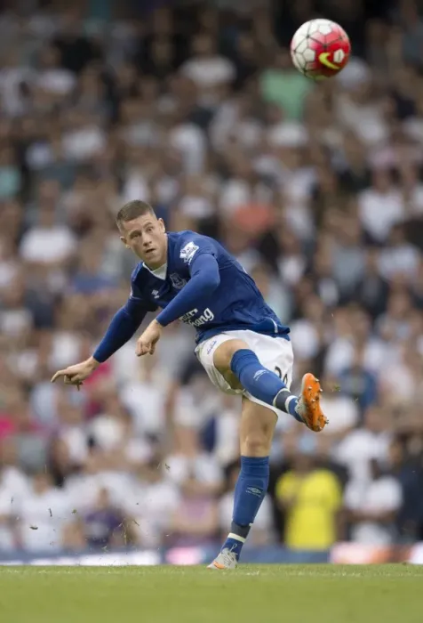 Framed Print : Everton's Ross Barkley in Action against Tottenhotspur, Premier League 2015 - Anthony Devlin / PA Wire Framed Print : Everton's Ross Barkley in Action against Tottenhotspur, Premier League 2015 - Anthony Devlin / PA Wire