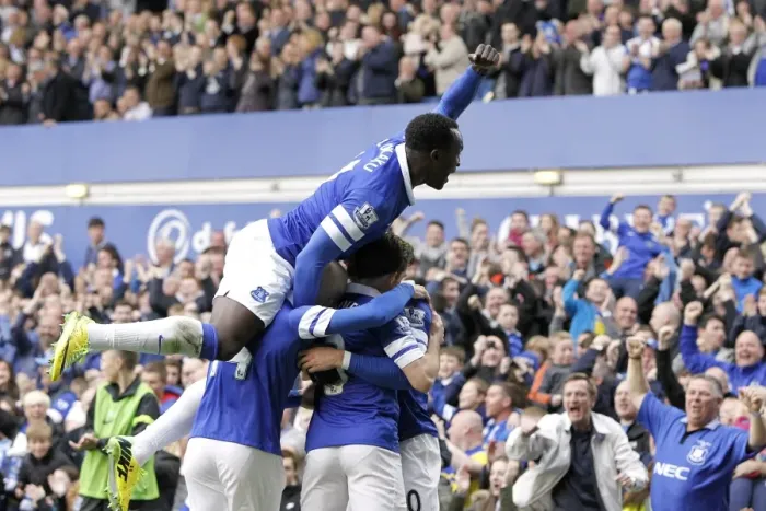 Framed Print : Everton's Ross Barkley Scores First Goal, Surrounded by Team-mates vs Manchester City (3-2 in Favor of City, Goodison Park, 03-05-2014)
