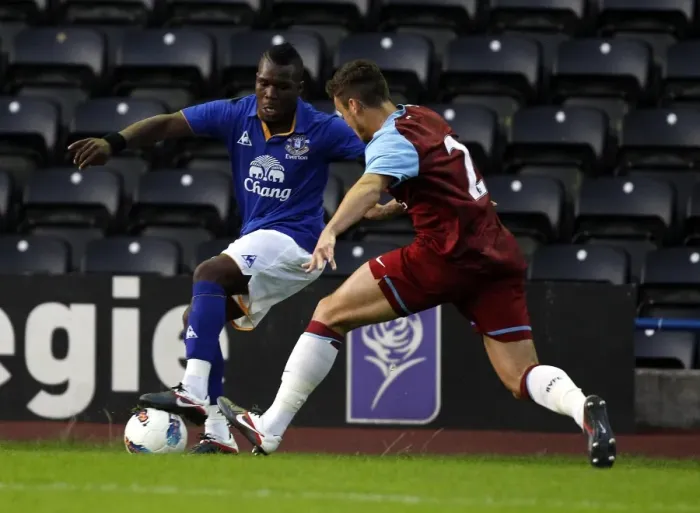 Framed Print : Everton's Royston Drenthe in Action: Everton vs. Aston Villa, Barclays Premier Reserve League, Halton Stadium (September 13, 2011) Framed Print : Everton's Royston Drenthe in Action: Everton vs. Aston Villa, Barclays Premier Reserve League, Halton Stadium (September 13, 2011)