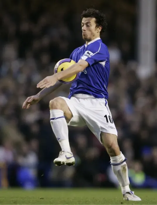 Framed Print : Everton's Simon Davies: A Footballing Icon