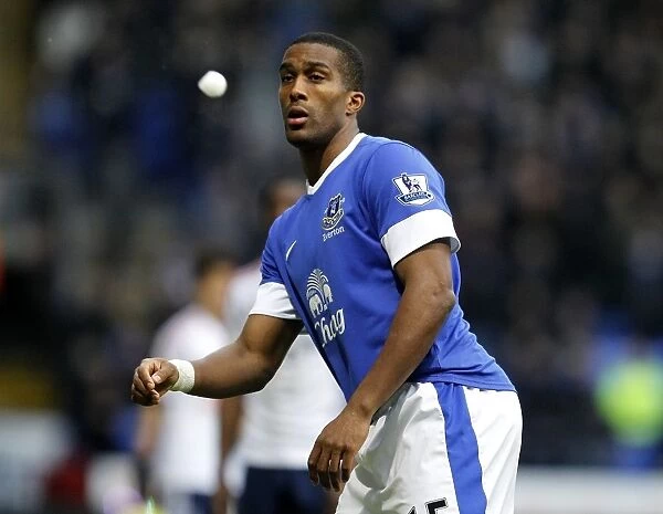 Everton's Sylvain Distin Dodges Snowball Attack During FA Cup Match vs. Bolton Wanderers (January 26, 2013)