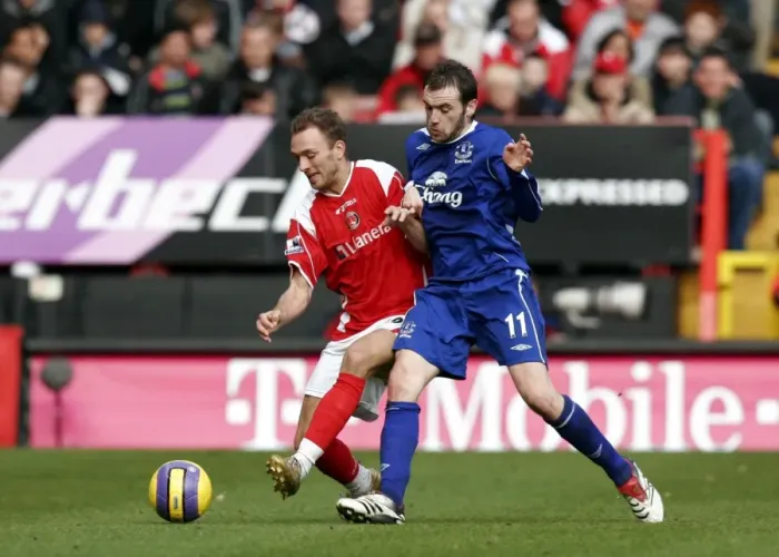 Framed Print : Everton's Thrilling Duo: McFadden and Rommedahl in Full Swing Framed Print : Everton's Thrilling Duo: McFadden and Rommedahl in Full Swing