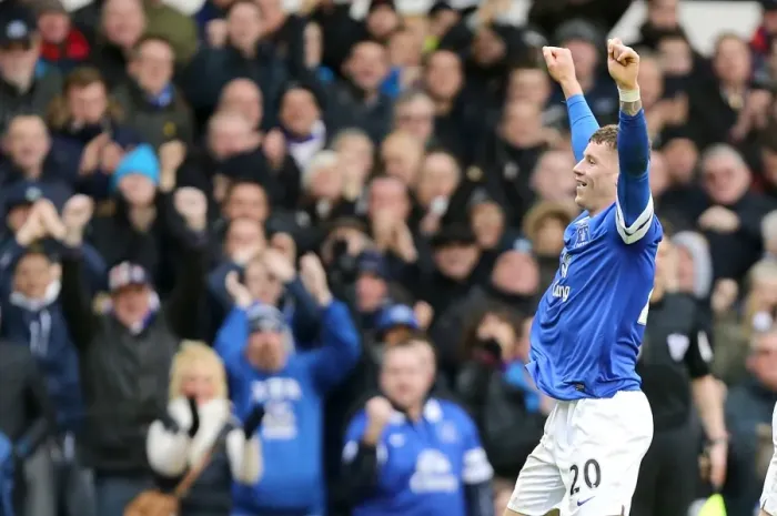 Framed Print : Everton's Thrilling Triple: Ross Barkley's Hat-Trick Seals 3-2 Victory Over Swansea City (Barclays Premier League, Goodison Park, 22-03-2014) Framed Print : Everton's Thrilling Triple: Ross Barkley's Hat-Trick Seals 3-2 Victory Over Swansea City (Barclays Premier League, Goodison Park, 22-03-2014)