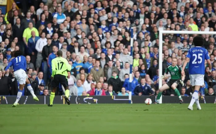 Framed Print : Everton's Triumphant 3-1 Win Over Wigan Athletic: Jo's Hat-Trick in the Barclays Premier League (2008-09) Framed Print : Everton's Triumphant 3-1 Win Over Wigan Athletic: Jo's Hat-Trick in the Barclays Premier League (2008-09)