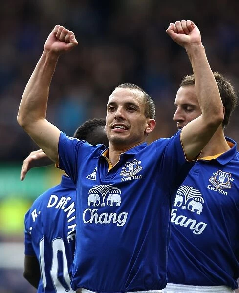 Everton's Triumphant Triple: Osman's Goal Celebration (09.04.2012 vs. Sunderland, Goodison Park)