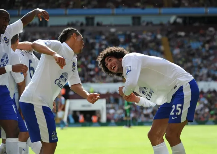Framed Print : Everton's Unstoppable Partnership: Fellaini and Pienaar's Double Strike Against Aston Villa (25-08-2012)