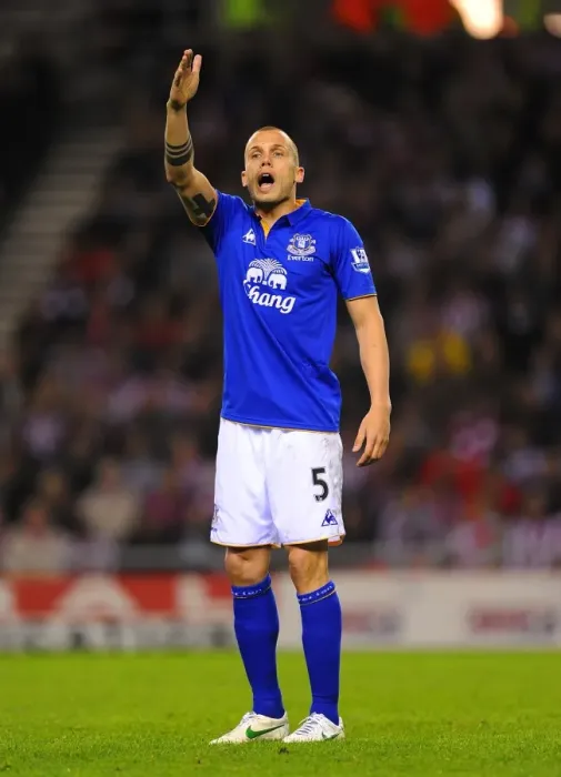 Framed Print : FA Cup Sixth Round Replay: Johnny Heitinga at Sunderland's Stadium of Light (27 March 2012) Framed Print : FA Cup Sixth Round Replay: Johnny Heitinga at Sunderland's Stadium of Light (27 March 2012)