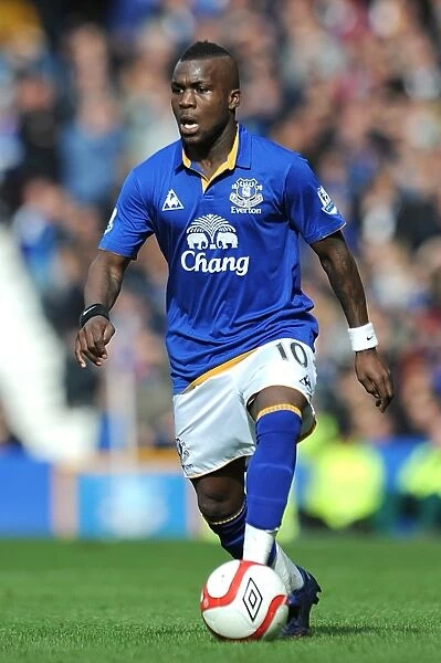 FA Cup Sixth Round Showdown: Everton vs Sunderland at Goodison Park - Royston Drenthe in Action