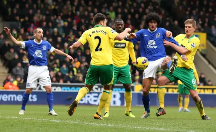 Framed Print : Fellaini vs. Martin: A Fight for Supremacy in the Midfield - Norwich City vs. Everton, Barclays Premier League (Carrow Road, 23-02-2013) Framed Print : Fellaini vs. Martin: A Fight for Supremacy in the Midfield - Norwich City vs. Everton, Barclays Premier League (Carrow Road, 23-02-2013)