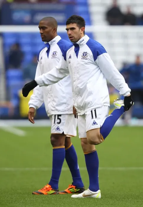 Framed Print : Fifth Round FA Cup Battle: Distin and Stracqualursi's Showdown at Goodison Park - Everton vs Blackpool (18 February 2012) Framed Print : Fifth Round FA Cup Battle: Distin and Stracqualursi's Showdown at Goodison Park - Everton vs Blackpool (18 February 2012)