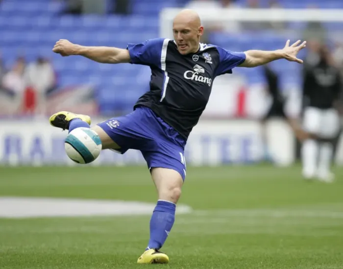 Framed Print : Football - Bolton Wanderers v Everton - FA Barclays Premier League - The Reebok Stadium - 07 / 08 - 1 / 9 / 07 Thomas Gravesen - Everton warms up Mandatory Credit: Action Images / Framed Print : Football - Bolton Wanderers v Everton - FA Barclays Premier League - The Reebok Stadium - 07 / 08 - 1 / 9 / 07 Thomas Gravesen - Everton warms up Mandatory Credit: Action Images /