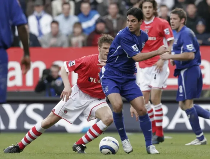 Framed Print : Football - Charlton Athletic v Everton FA Barclays Premiership - The Valley - 05 / 06 - 8 / 4 / 06 Evertons Mikel Arteta in action Mandatory Credit: Action Images / Framed Print : Football - Charlton Athletic v Everton FA Barclays Premiership - The Valley - 05 / 06 - 8 / 4 / 06 Evertons Mikel Arteta in action Mandatory Credit: Action Images /