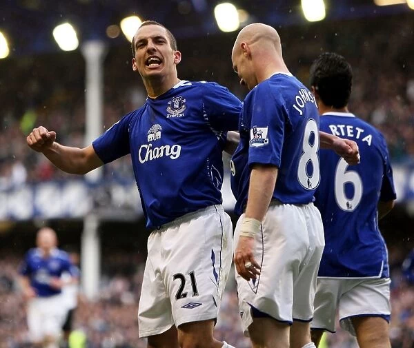 Football - Everton v Derby County Barclays Premier League - Goodison Park - 6  /  4  /  08 Leon Osman celebrates scoring Evertons first goal with Andrew Johnson Mandatory Credit: Action Images  /  Carl Recine Livepic NO ONLINE  /  INTERNET USE WITHOUT A LICEN