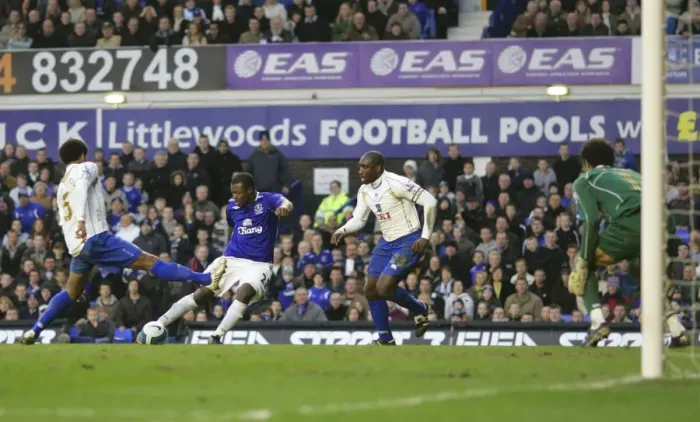Framed Print : Football - Everton v Portsmouth - Barclays Premier League - Goodison Park - 07 / 08 - 2 / 3 / 08 Yakubu scores the third goal for Everton Mandatory Credit: Action Images / Keith Williams Framed Print : Football - Everton v Portsmouth - Barclays Premier League - Goodison Park - 07 / 08 - 2 / 3 / 08 Yakubu scores the third goal for Everton Mandatory Credit: Action Images / Keith Williams