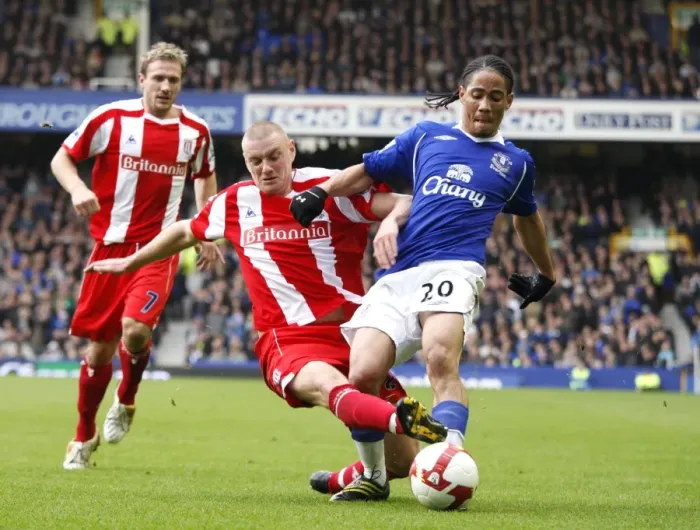 Framed Print : Football - Everton v Stoke City Barclays Premier League Framed Print : Football - Everton v Stoke City Barclays Premier League