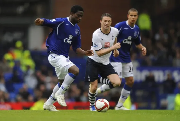 Framed Print : Football - Everton v Tottenham Hotspur Barclays Premier Framed Print : Football - Everton v Tottenham Hotspur Barclays Premier