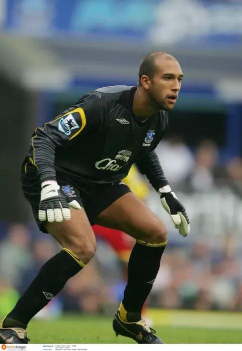 Framed Print : Football - Stock - 06  /  07 - 19  /  8  /  06 Tim Howard - Everton Mandatory Credit