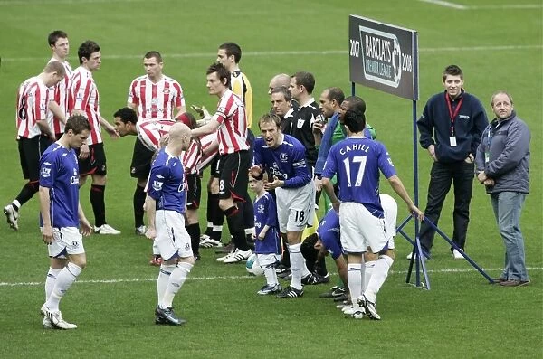 Football - Sunderland v Everton - Barclays Premier League - Stadium of Light - 07  /  08 - 9  /  3  /  08 Evertons Phil Neville encourages his team mates before the match Mandatory Credit: Action Images  /  Lee Smith NO ONLINE  /  INTERNET USE WITHOUT A LICENCE F