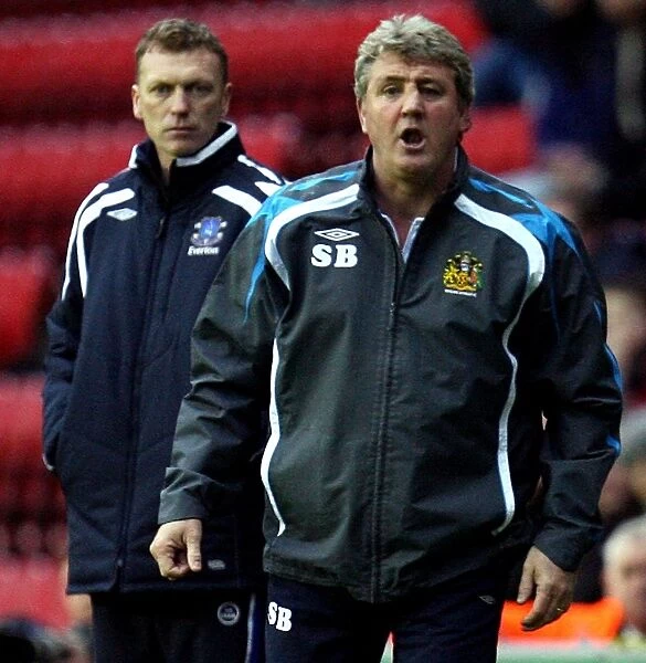 Football - Wigan Athletic v Everton Barclays Premier League - The JJB Stadium - 20  /  1  /  08 Wigan manager Steve Bruce (R) and Everton manager David Moyes Mandatory Credit: Action Images  /  Carl Recine Livepic