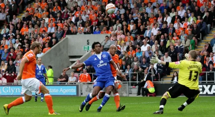 Framed Print : Frustration for Everton's Jo as Shot Sails Over the Bar vs Blackpool Framed Print : Frustration for Everton's Jo as Shot Sails Over the Bar vs Blackpool