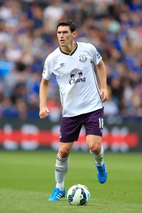 Framed Print : Gareth Barry in Action: Everton vs. Leicester City, Premier League Showdown Framed Print : Gareth Barry in Action: Everton vs. Leicester City, Premier League Showdown