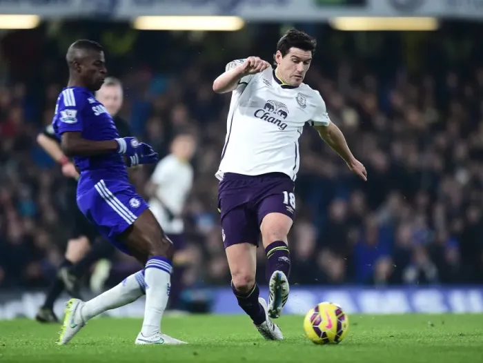 Framed Print : Gareth Barry in Action: Everton vs. Chelsea, Barclays Premier League, Stamford Bridge Framed Print : Gareth Barry in Action: Everton vs. Chelsea, Barclays Premier League, Stamford Bridge