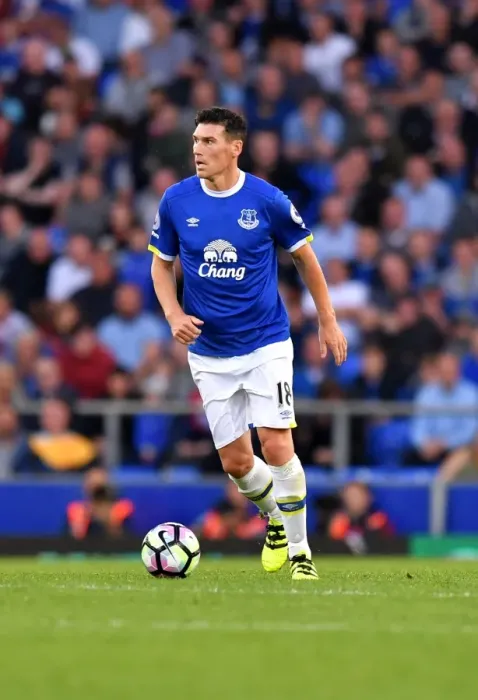 Framed Print : Gareth Barry in Action: Everton vs Middlesbrough, Premier League, Goodison Park (17-9-2016)