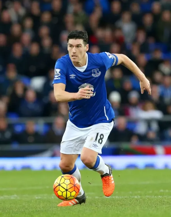 Framed Print : Gareth Barry in Action: Everton vs Swansea City, Premier League - Goodison Park Framed Print : Gareth Barry in Action: Everton vs Swansea City, Premier League - Goodison Park