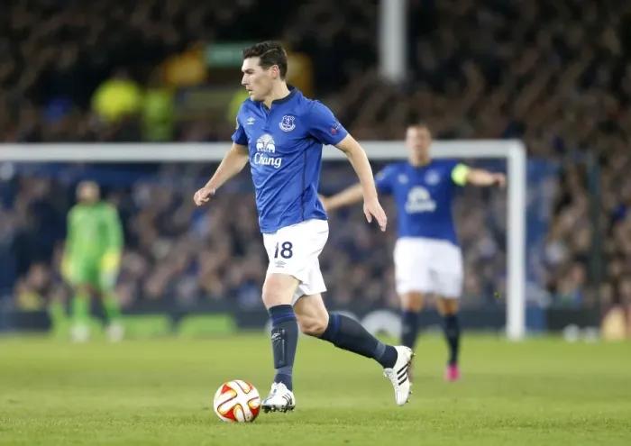 Framed Print : Gareth Barry Leads Everton in Europa League Showdown against BSC Young Boys at Goodison Park Framed Print : Gareth Barry Leads Everton in Europa League Showdown against BSC Young Boys at Goodison Park