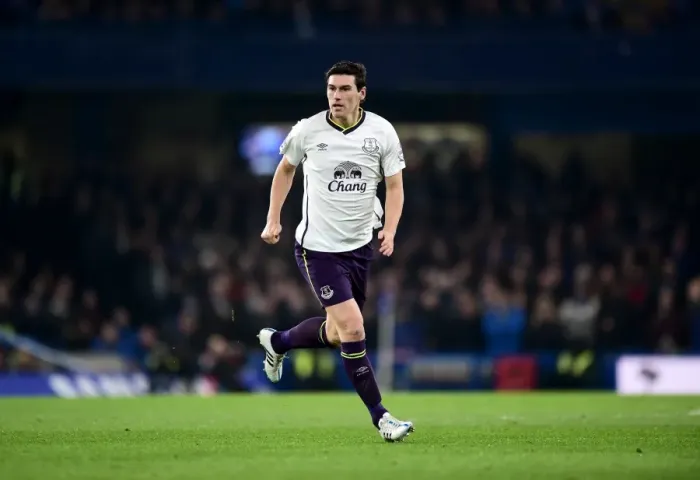 Framed Print : Gareth Barry vs. Chelsea: A Football Showdown at Stamford Bridge - Everton vs. Blues, Barclays Premier League Framed Print : Gareth Barry vs. Chelsea: A Football Showdown at Stamford Bridge - Everton vs. Blues, Barclays Premier League