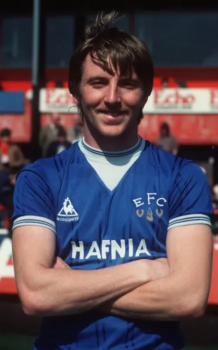 Framed Print : Gary Stevens in Everton Kit Framed Print : Gary Stevens in Everton Kit