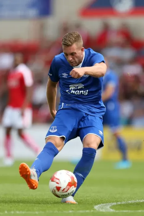 Framed Print : Gerard Deulofeu in Action: Everton's Pre-Season Friendly vs Swindon Town at The County Ground Framed Print : Gerard Deulofeu in Action: Everton's Pre-Season Friendly vs Swindon Town at The County Ground