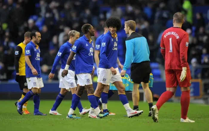 Framed Print : Half-Time Chat: Marouane Fellaini and Louis Saha, Everton Football Club Framed Print : Half-Time Chat: Marouane Fellaini and Louis Saha, Everton Football Club