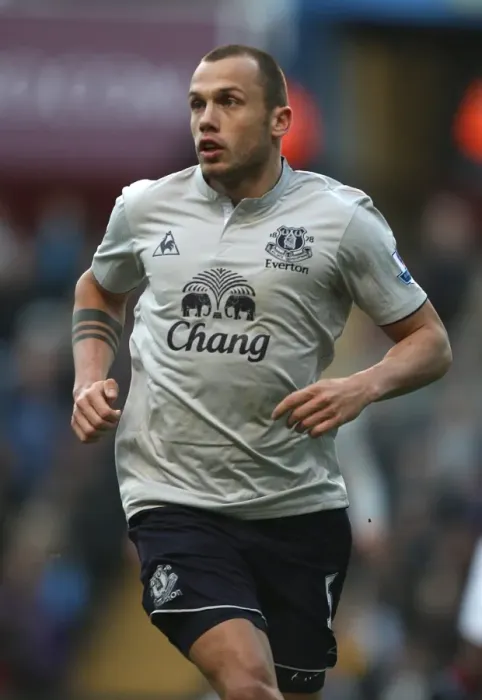Framed Print : Heitinga in Action: Everton vs. Aston Villa, Barclays Premier League (14 January 2012) Framed Print : Heitinga in Action: Everton vs. Aston Villa, Barclays Premier League (14 January 2012)
