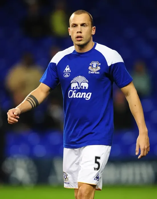 Framed Print : Heitinga in Action: Everton vs. Tottenham Hotspur, Premier League Clash (11 January 2012) Framed Print : Heitinga in Action: Everton vs. Tottenham Hotspur, Premier League Clash (11 January 2012)