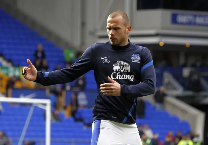 Framed Print : Heitinga's Heroics: Everton's 2-0 Triumph Over Manchester City (16-03-2013, Goodison Park) Framed Print : Heitinga's Heroics: Everton's 2-0 Triumph Over Manchester City (16-03-2013, Goodison Park)