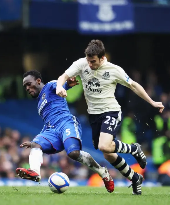 Framed Print : Intense Battle: Michael Essien vs. Seamus Coleman - FA Cup Fourth Round Replay Showdown at Stamford Bridge (19 February 2011)