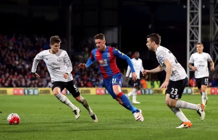 Framed Print : Intense Battle: Wickham vs. Stones & Coleman - Crystal Palace vs. Everton Framed Print : Intense Battle: Wickham vs. Stones & Coleman - Crystal Palace vs. Everton