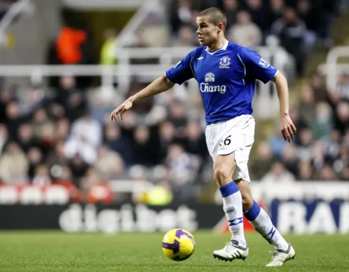 Framed Print : Jack Rodwell in Action: Everton's Star Performance, 08 / 09 Season